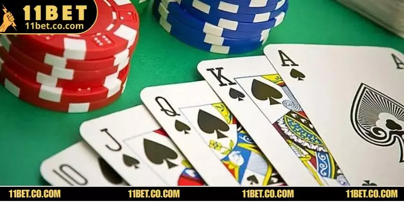 Trò chơi poker căng thẳng và chiến thuật